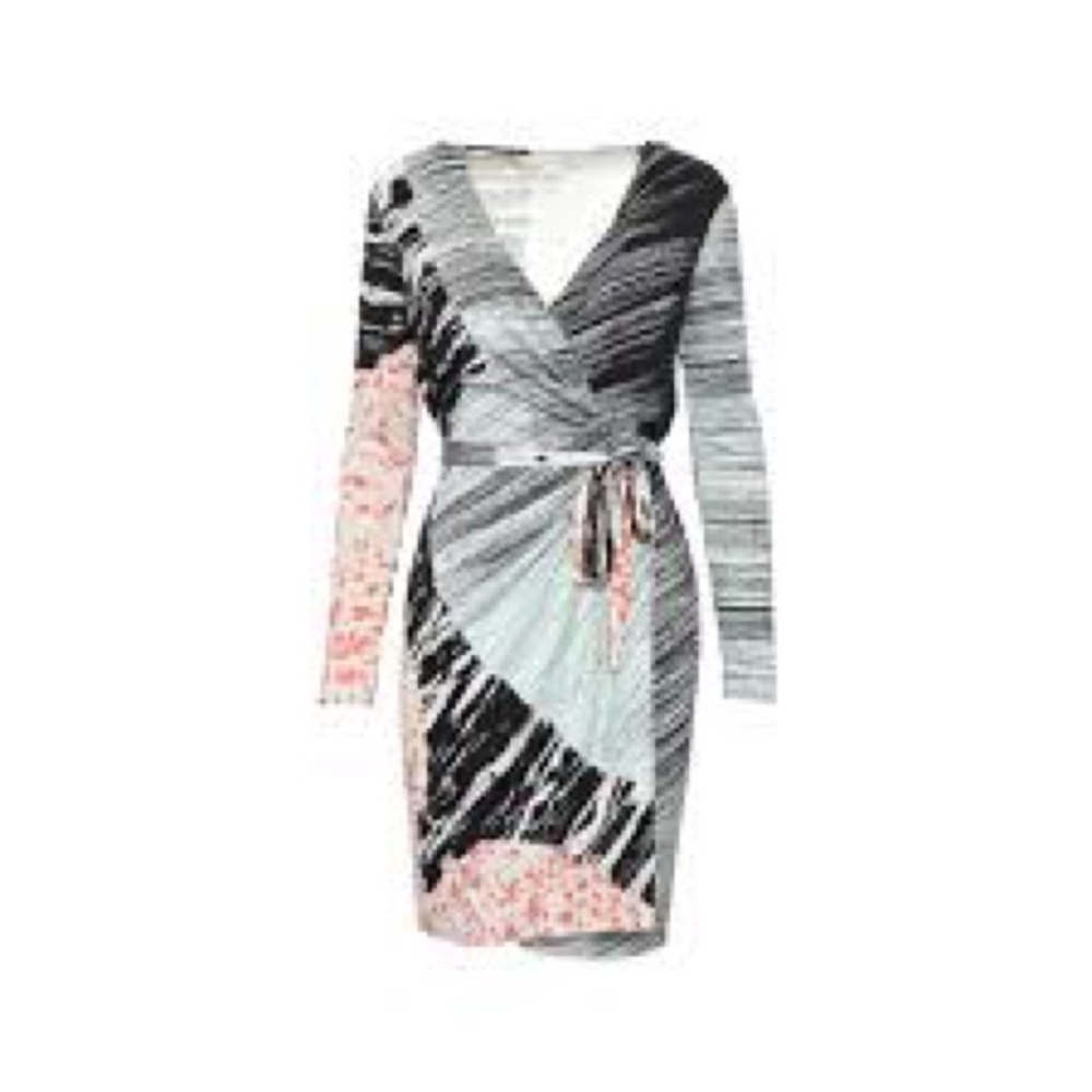 DVF Valencia 6 wrap dress Closet Sale ❤️
